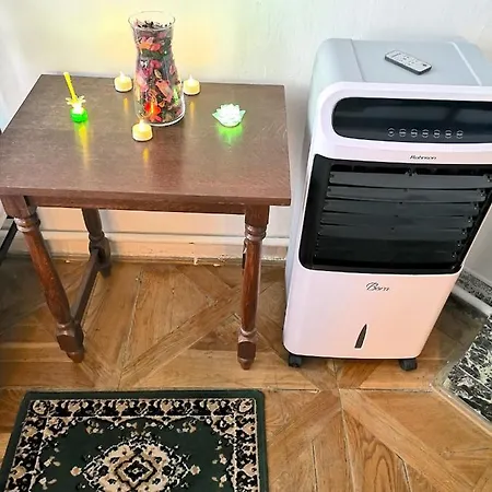 Appartement 2+1, 71m², 2 Apartment, For 6 People. Fully Furnished, Kitchen, Air Conditioning, Fireplace! 1, Center, 5min Walk To Wenceslas Square & Metro, Tram. Skolska Street, Nove Mesto